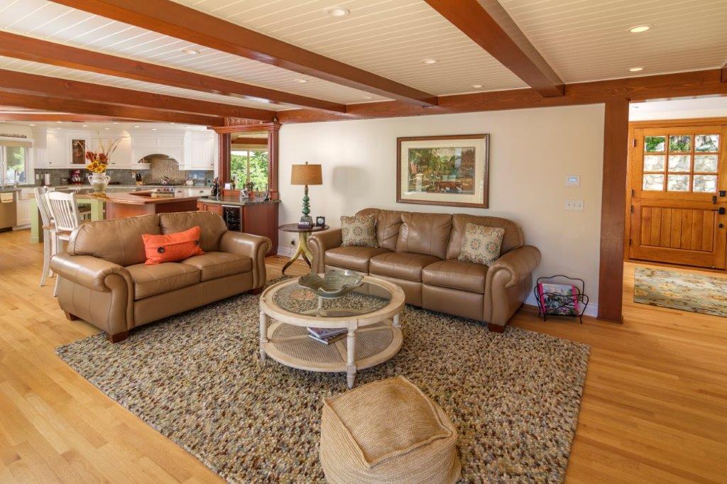 721 Oak Point (Represented Seller)