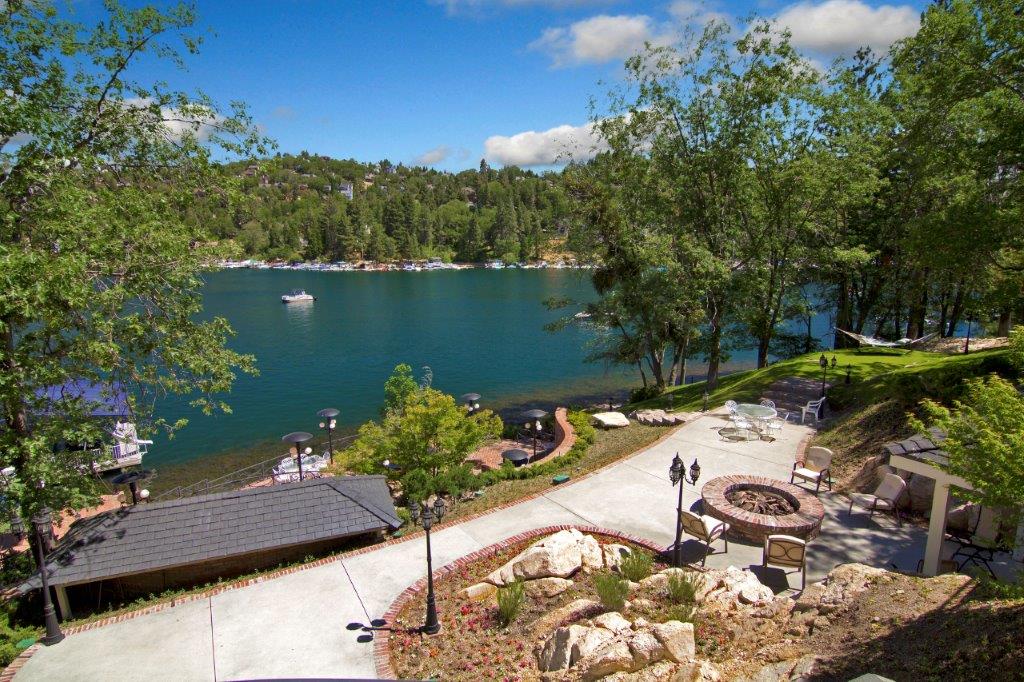 716 Oak Point