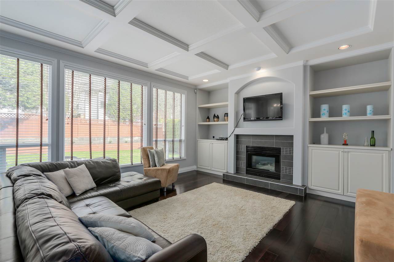 3086 PLATEAU BOULEVARD