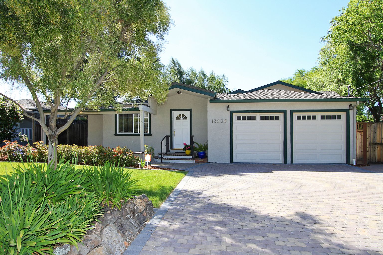13235 Paseo Presada