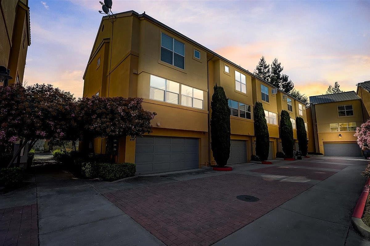 911 Camille Ln