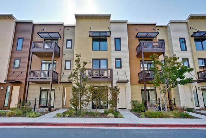 1161 Donner Lane