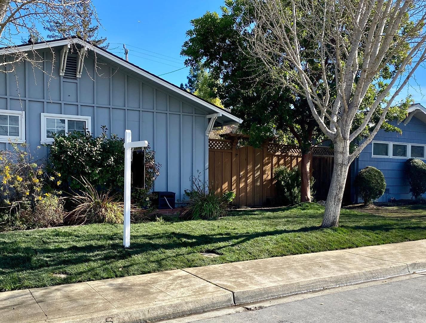 1637 Gretel Ln
