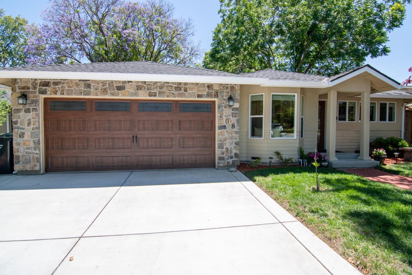 808  Lois Avenue