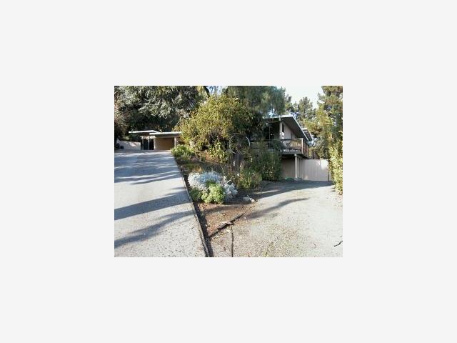 890  Robb Road