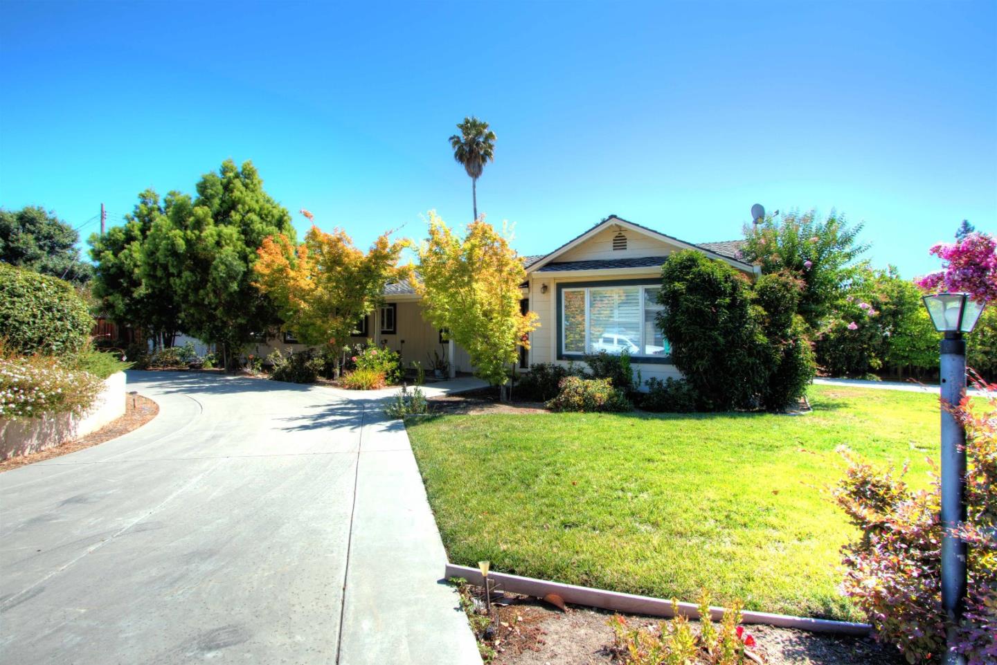 19101 Brook Lane