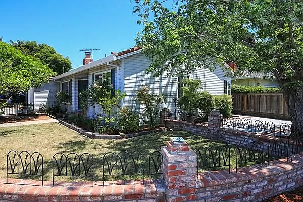 1119  Miramonte Ave