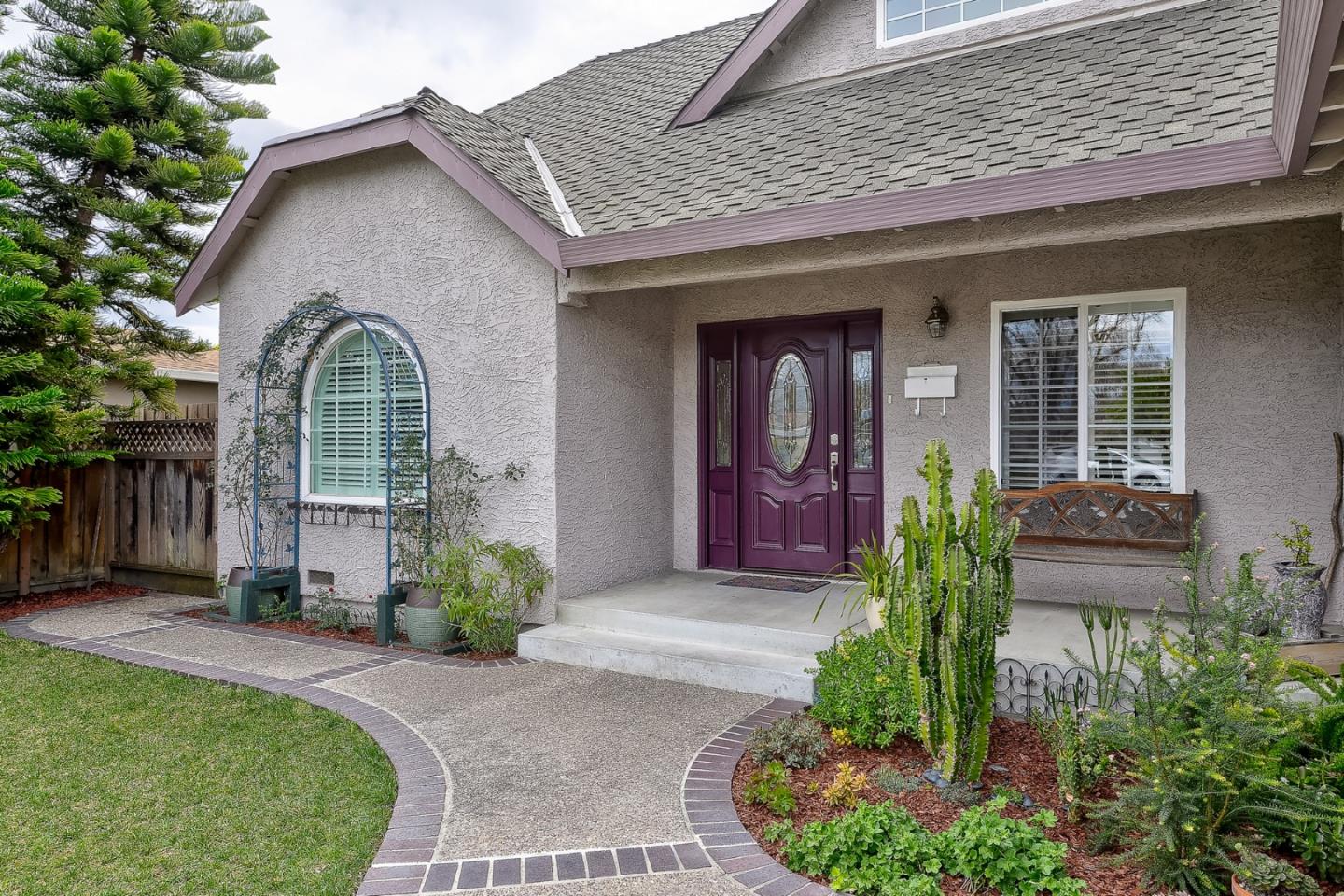 2128 Ventura Place