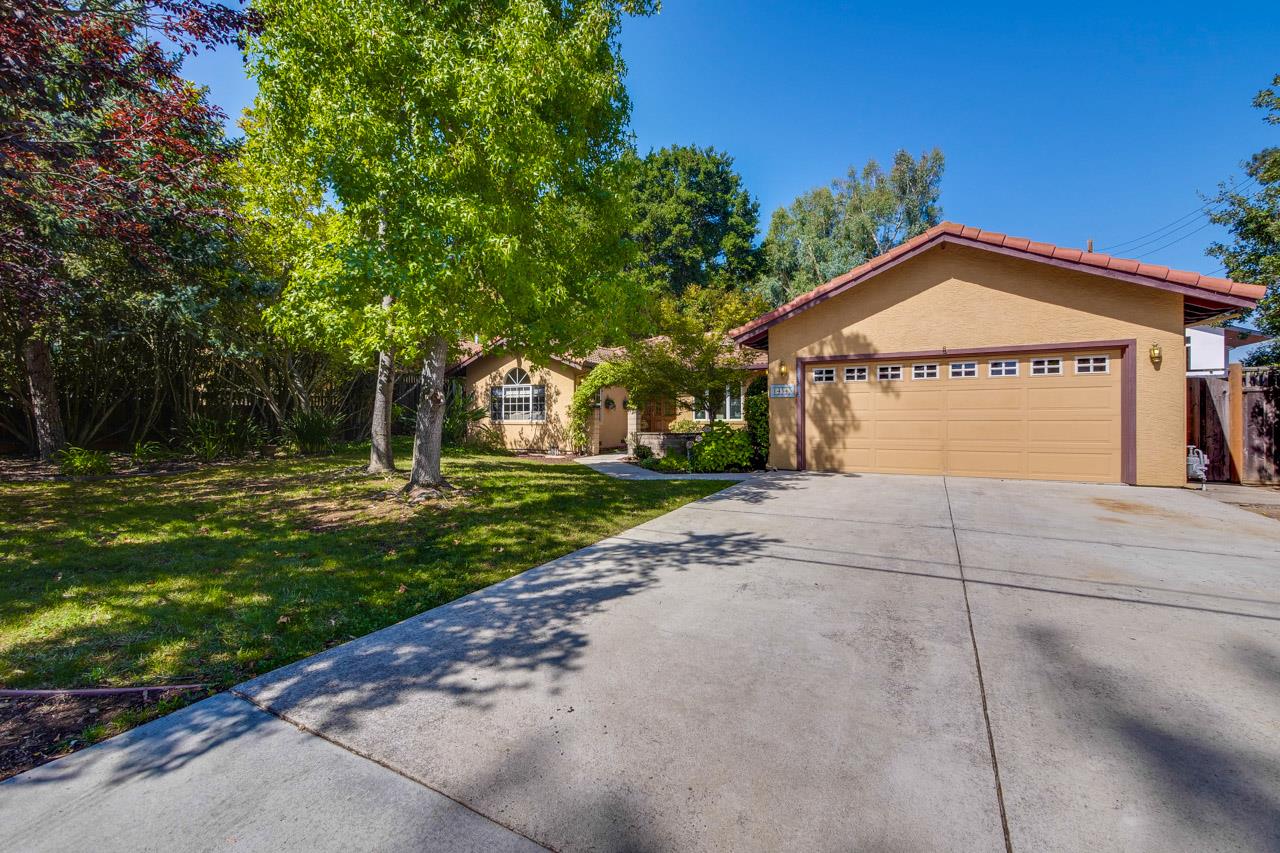 14343 Mulberry Drive