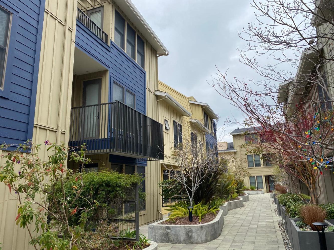 862 Altaire Walk