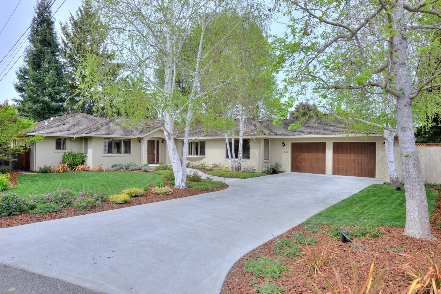 898  Santa Rita Avenue