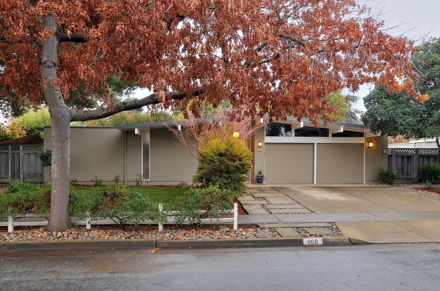 868 Somerset Drive