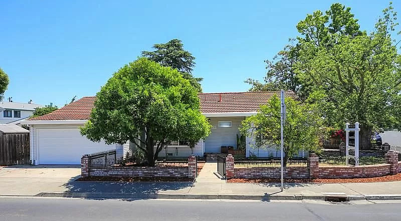1119  Miramonte Ave