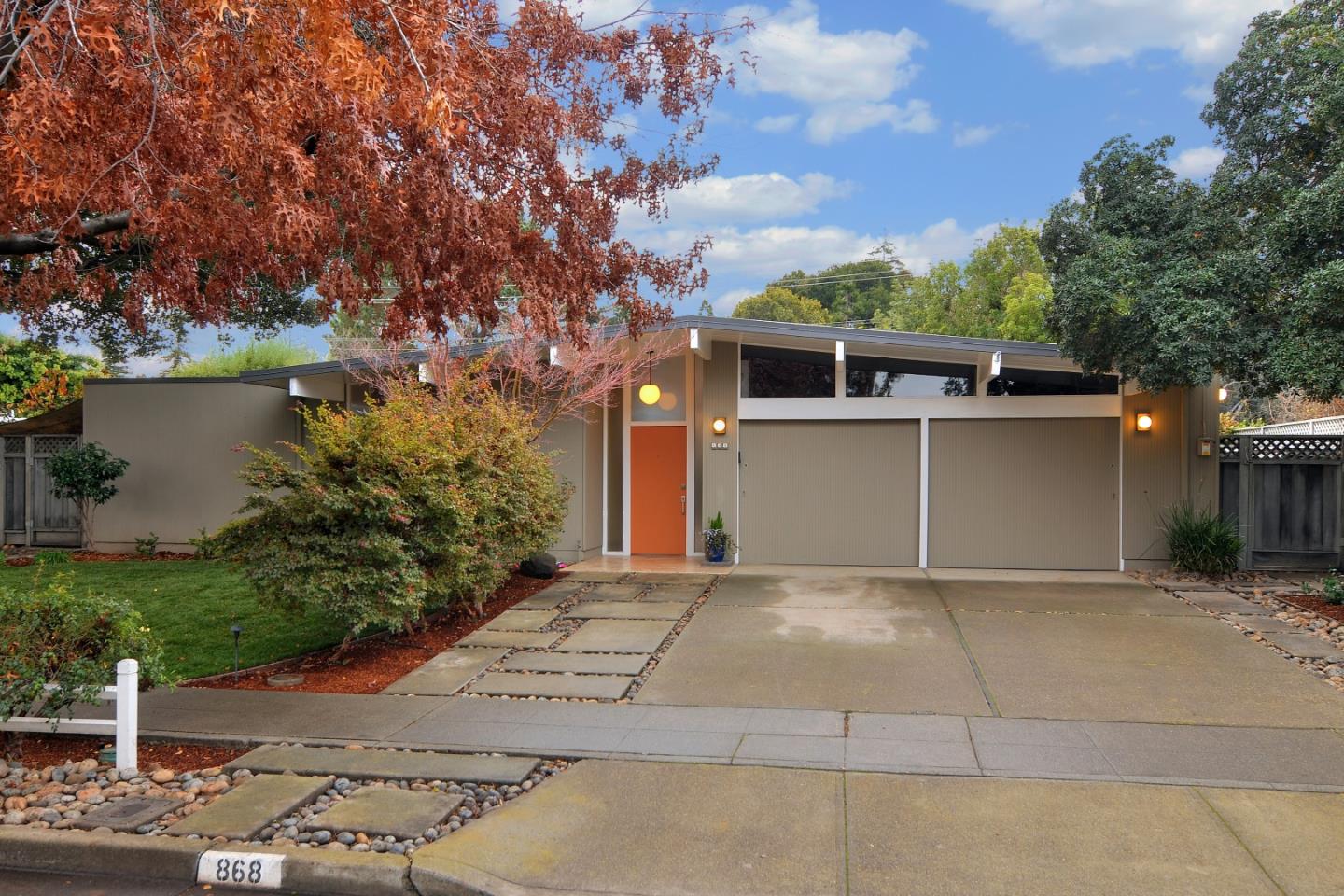 868 Somerset Drive