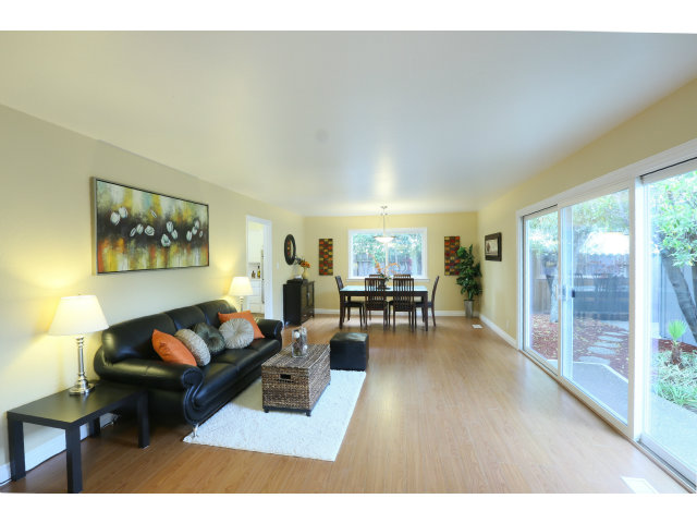 1122 Castleton Way