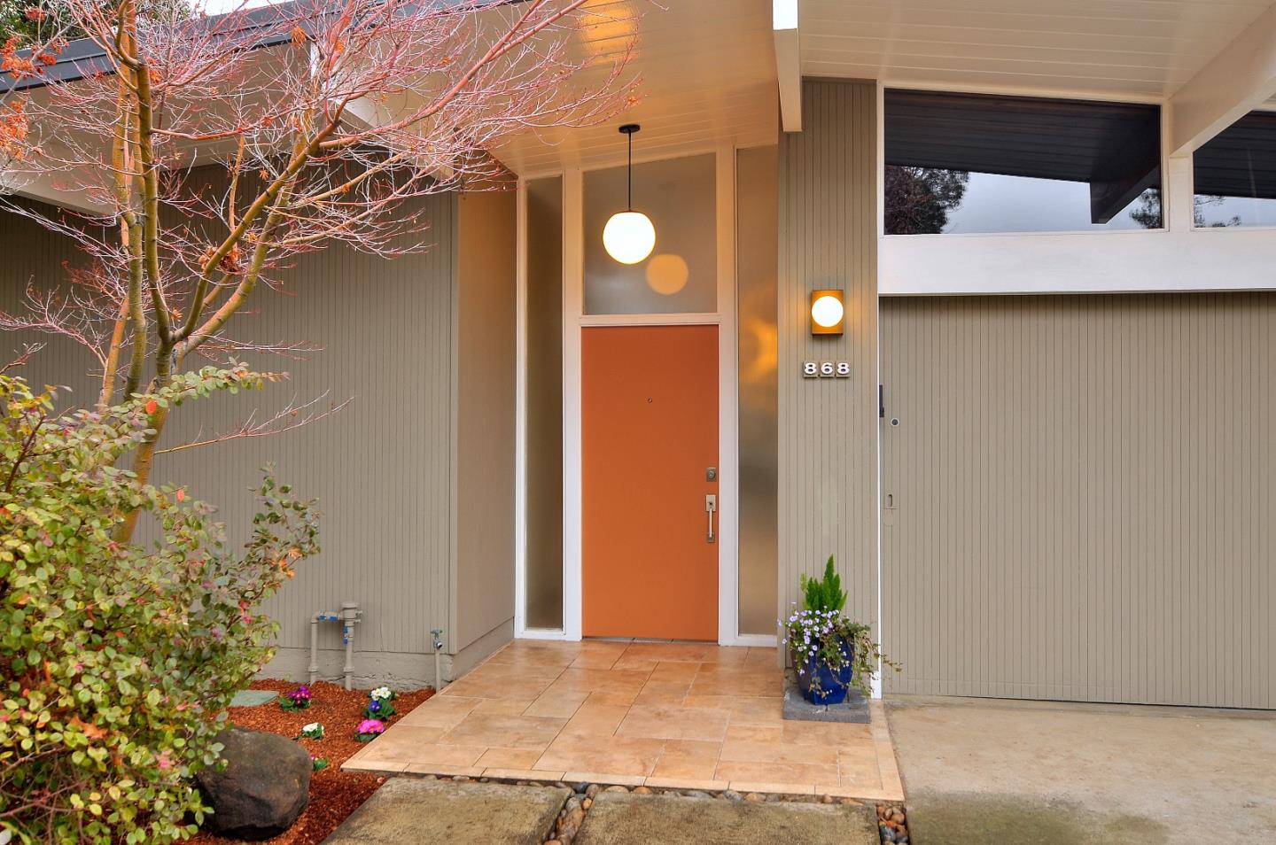 868 Somerset Drive