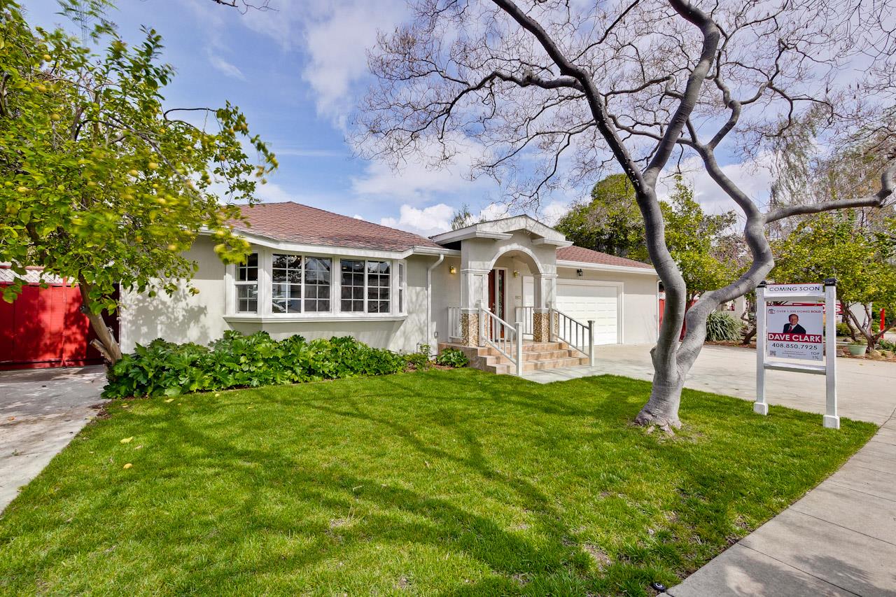 903  Mockingbird Lane