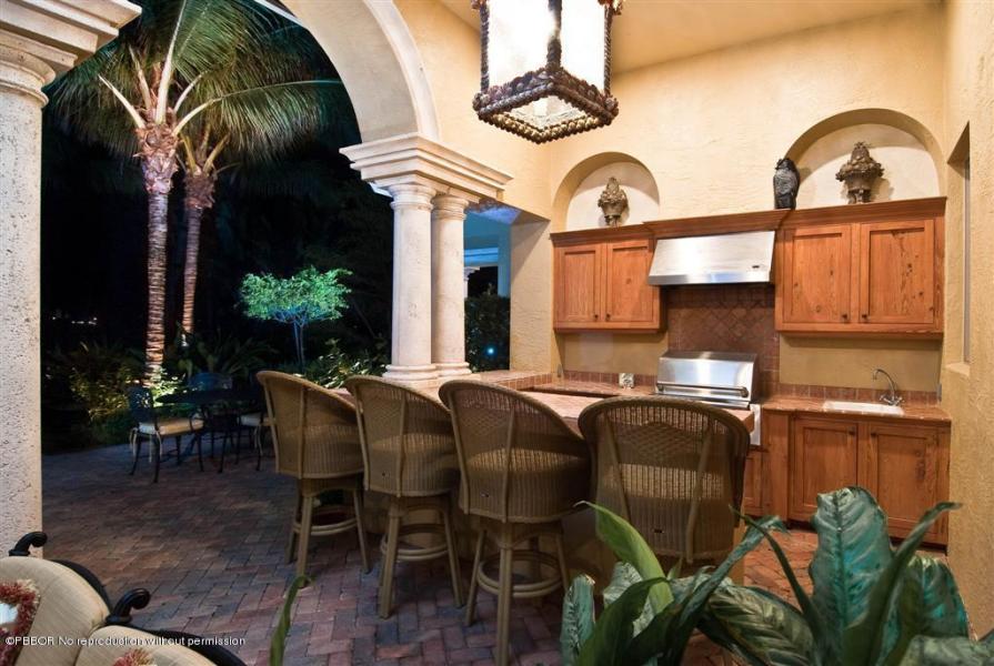 1302 S Lakeside Drive