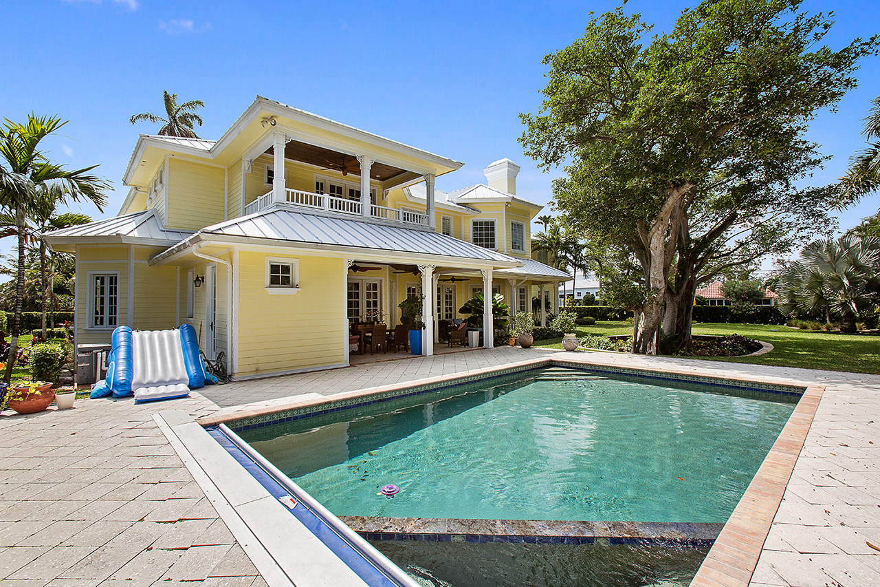 105 Churchill Way