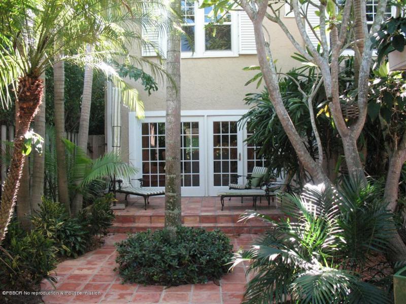 339 Seaspray Avenue