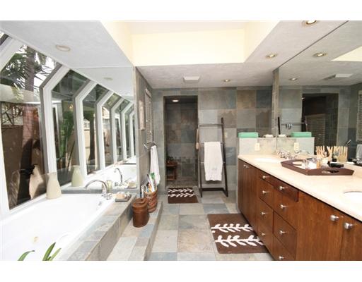 866 BELLE MEADE ISL DR