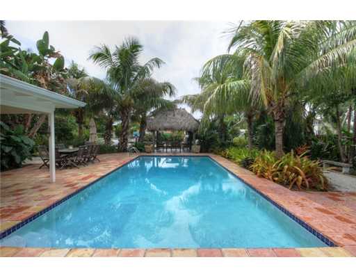 866 BELLE MEADE ISL DR