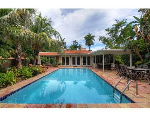 866 BELLE MEADE ISL DR