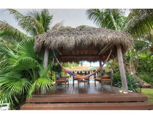 866 BELLE MEADE ISL DR