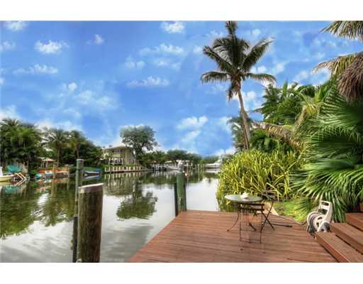 866 BELLE MEADE ISL DR