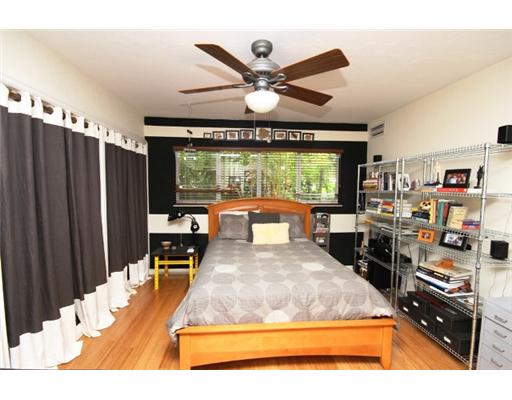 866 BELLE MEADE ISL DR