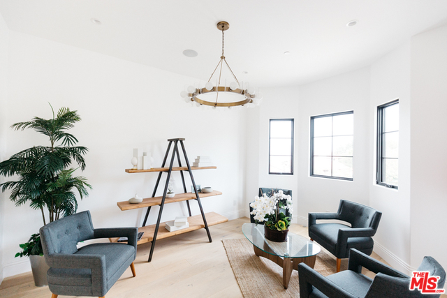 12043  SUMMIT CIR