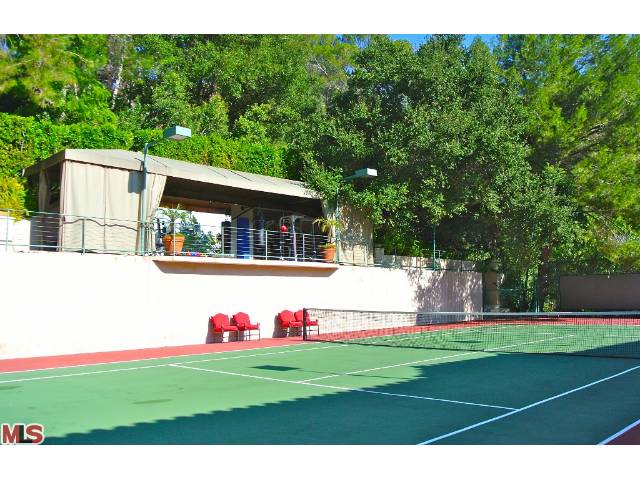 7651 Willow Glen Rd