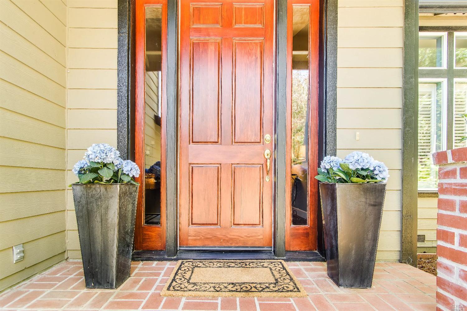 101 Ravenswood Court