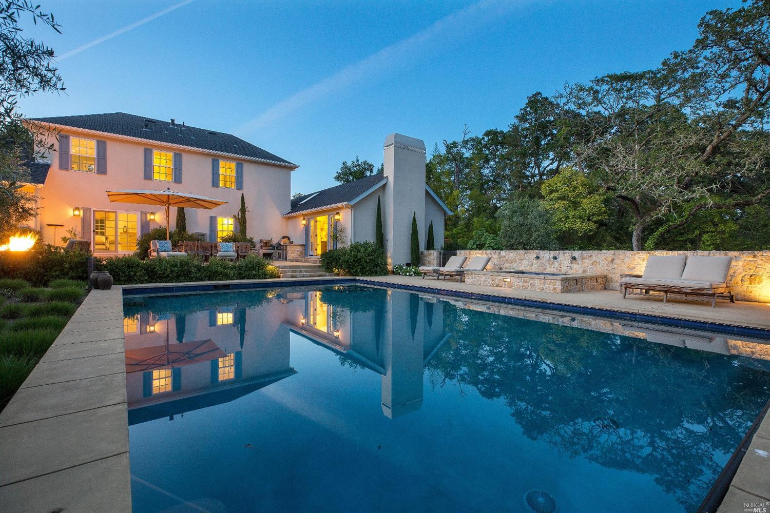 160 Loma Vista Way