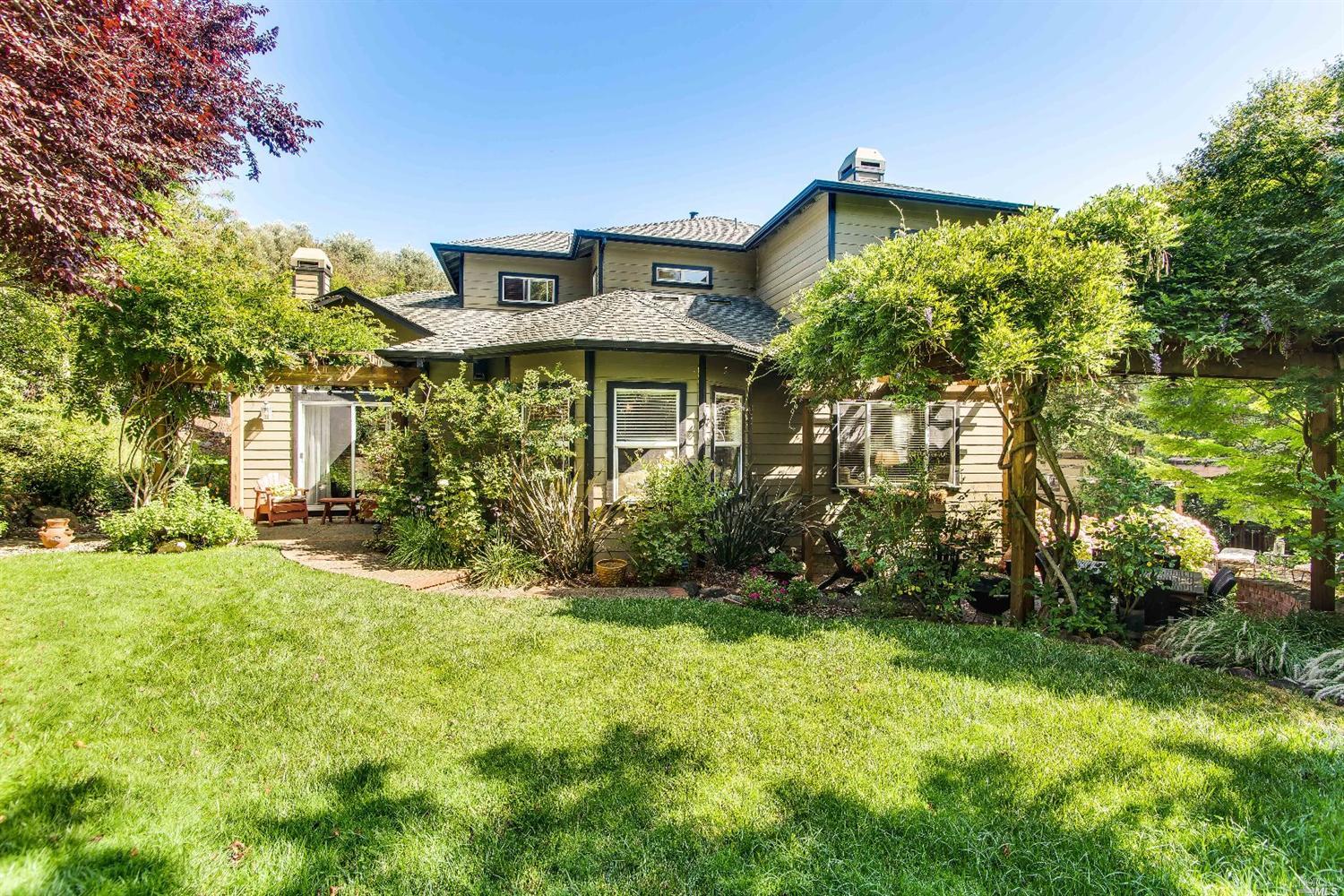 101 Ravenswood Court