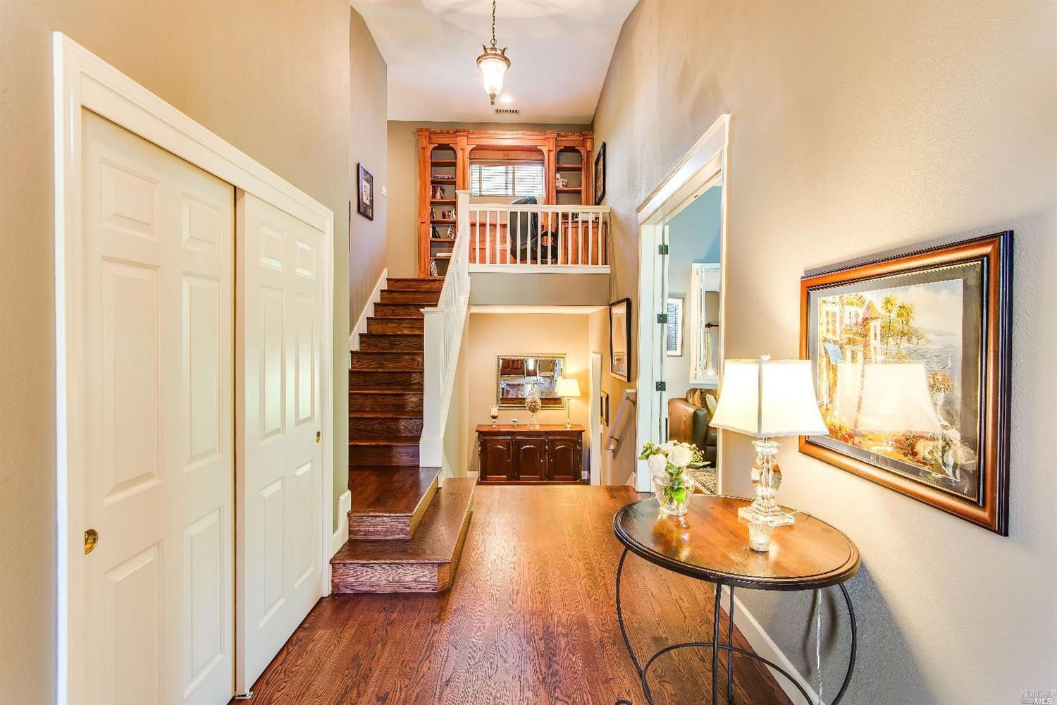 101 Ravenswood Court