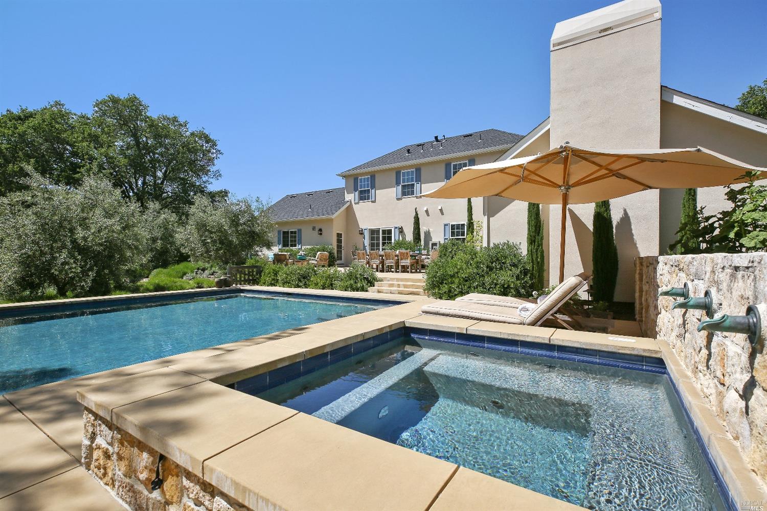 160 Loma Vista Way