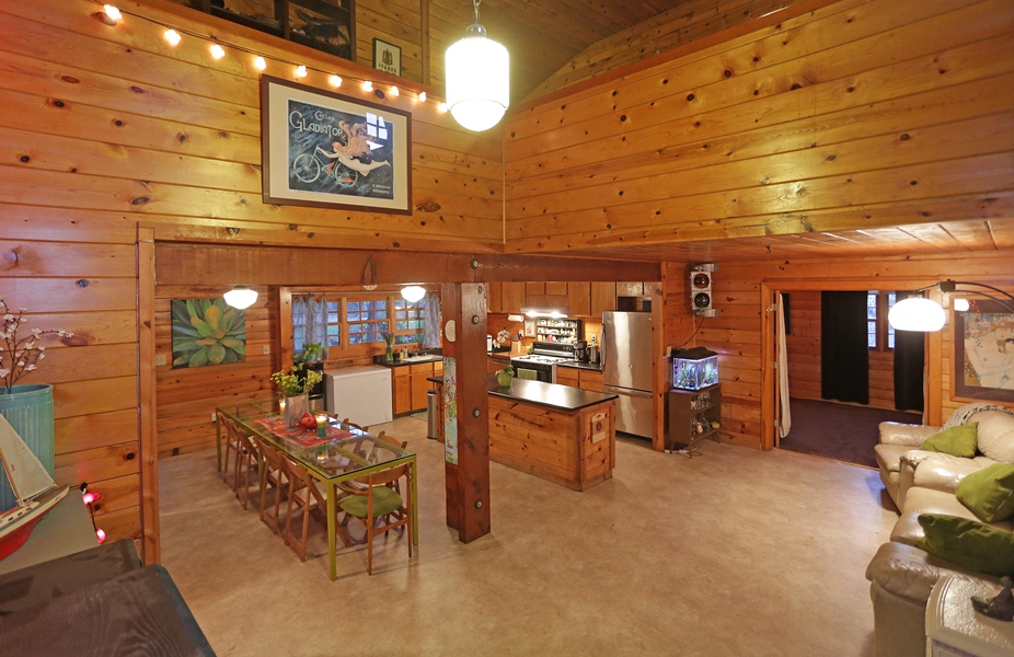 2045 Hoffman Lane