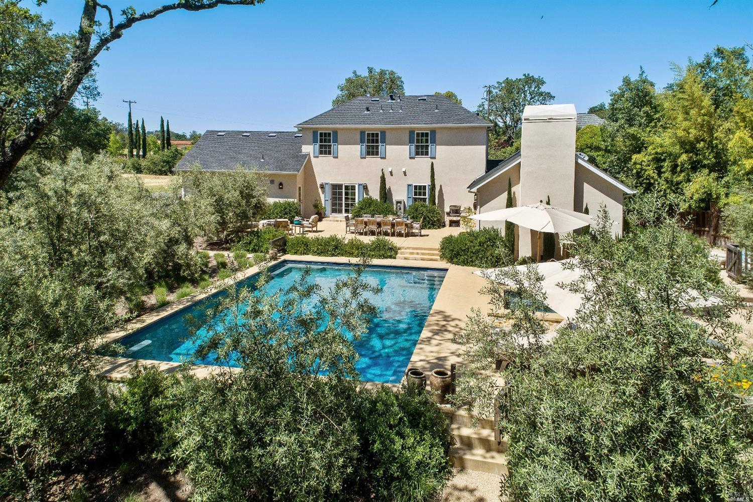 160 Loma Vista Way