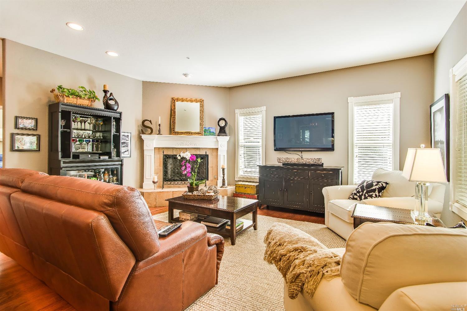 101 Ravenswood Court