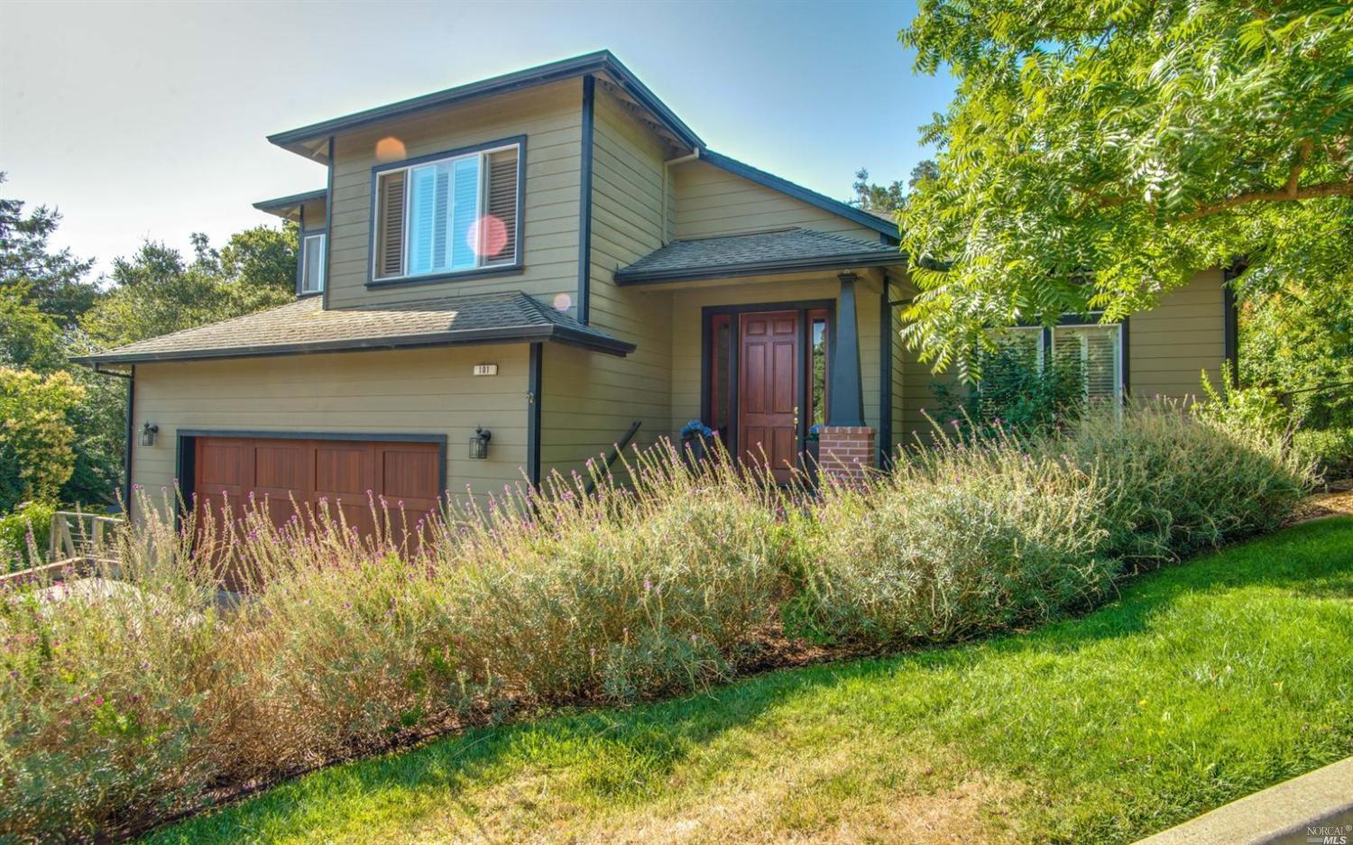 101 Ravenswood Court