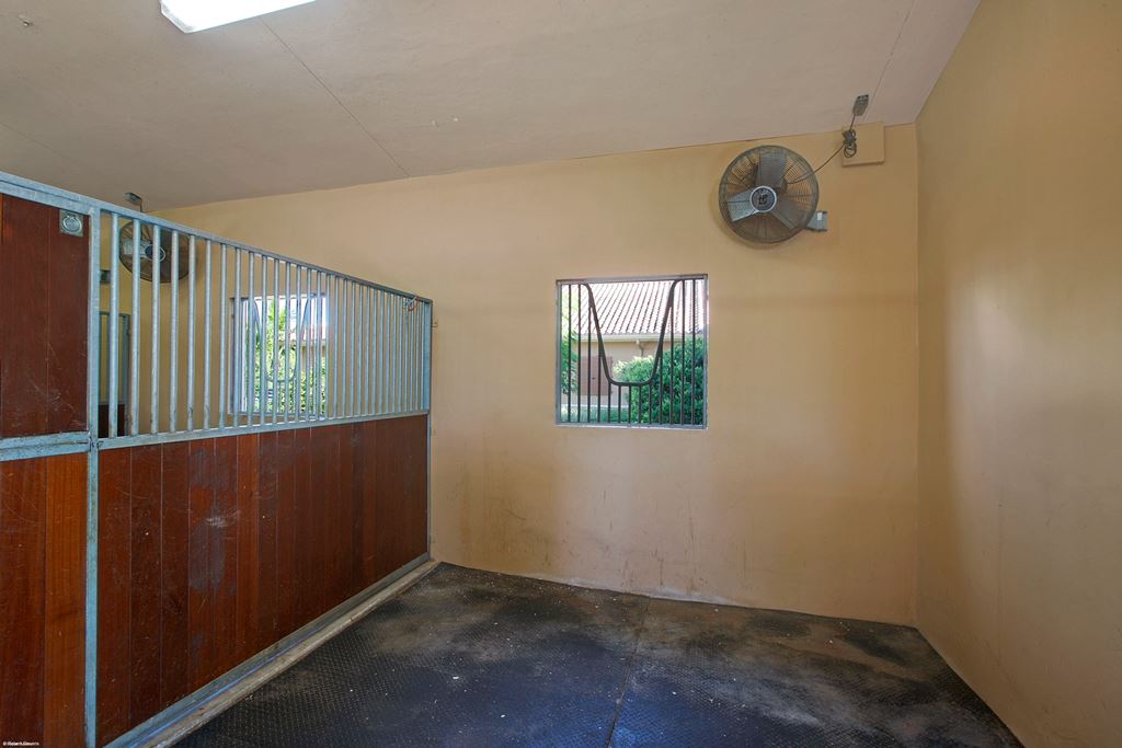 4700 Stables Way