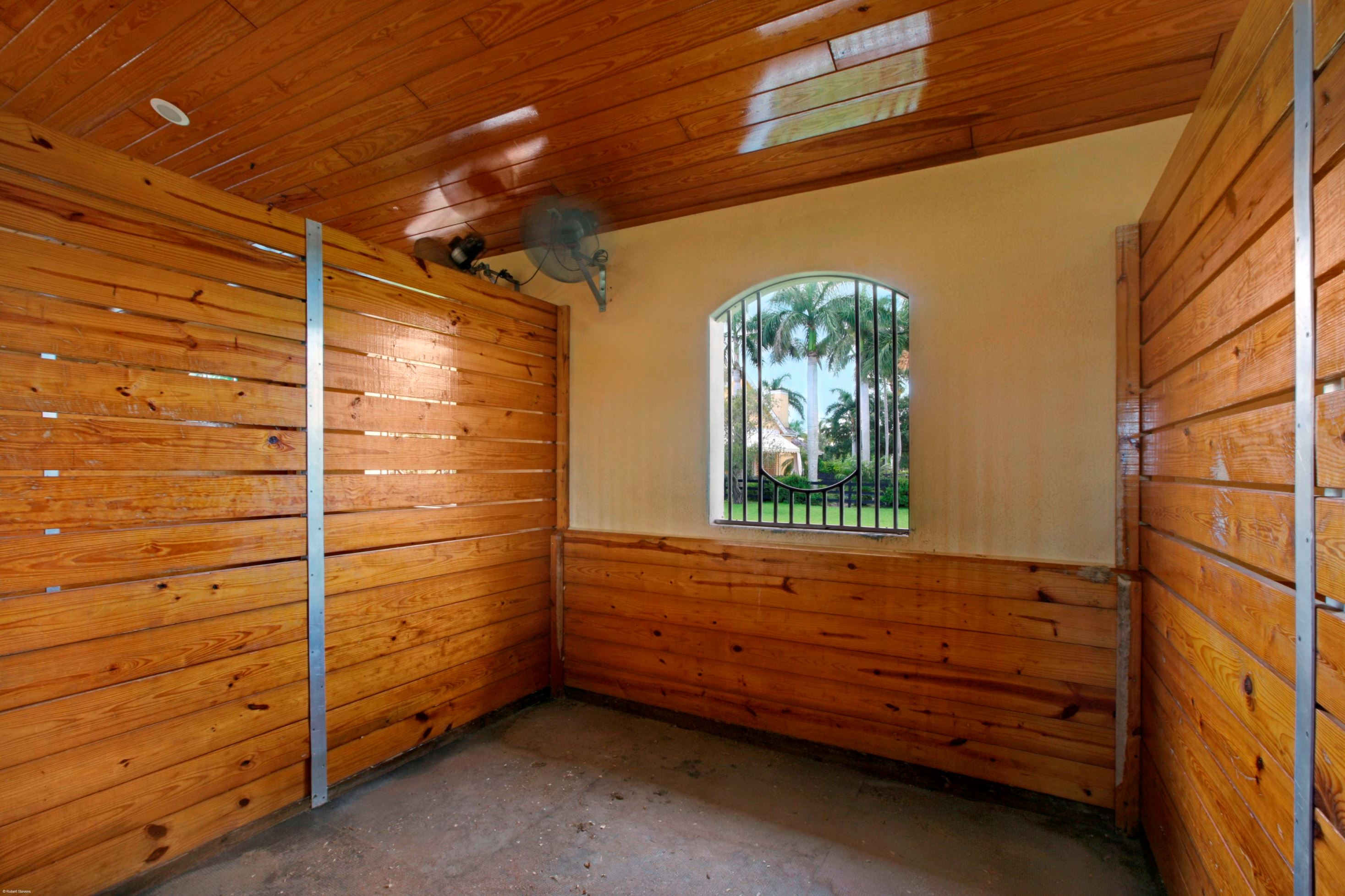 13715 Quarter Horse Trail
