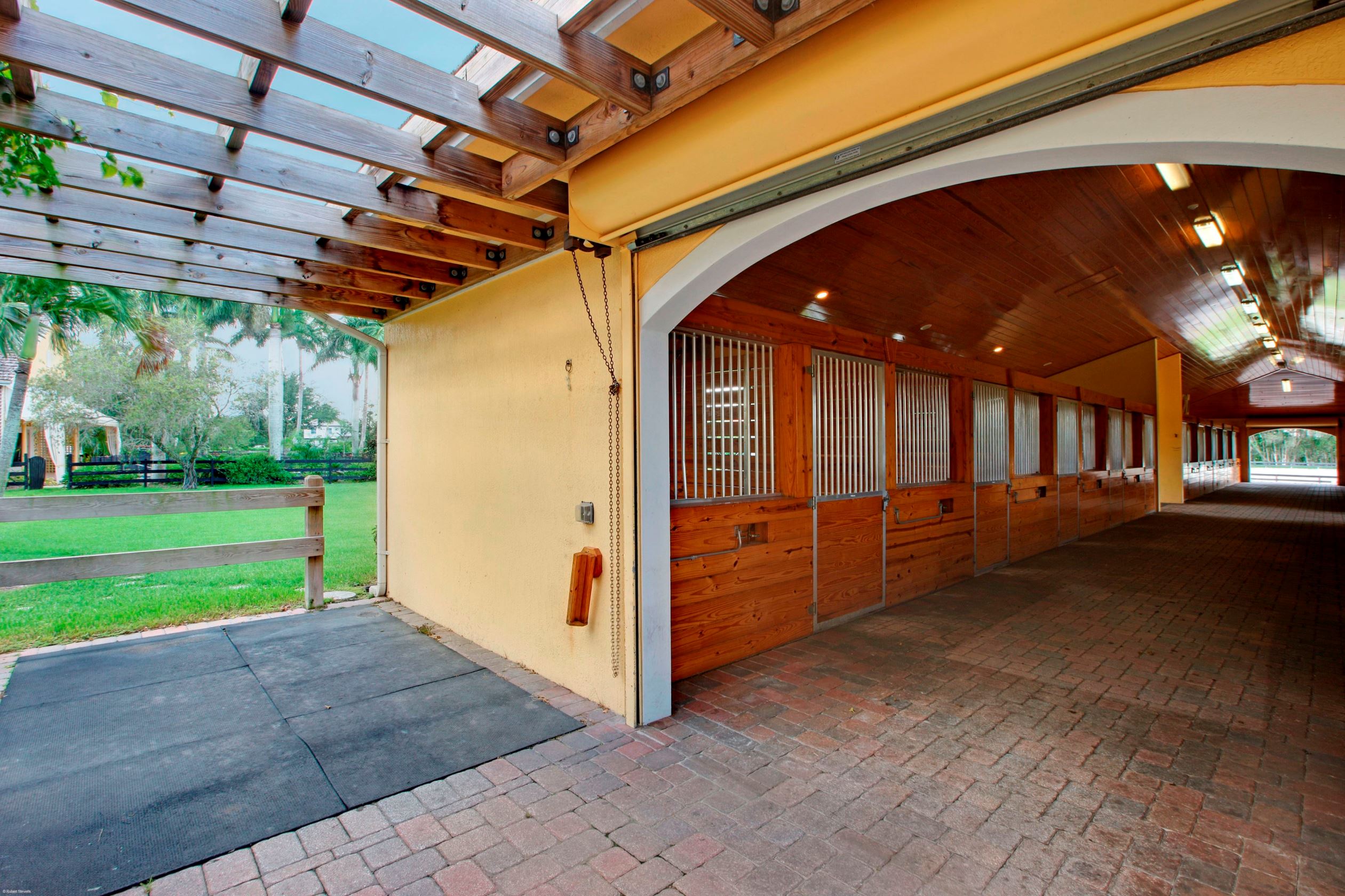13715 Quarter Horse Trail