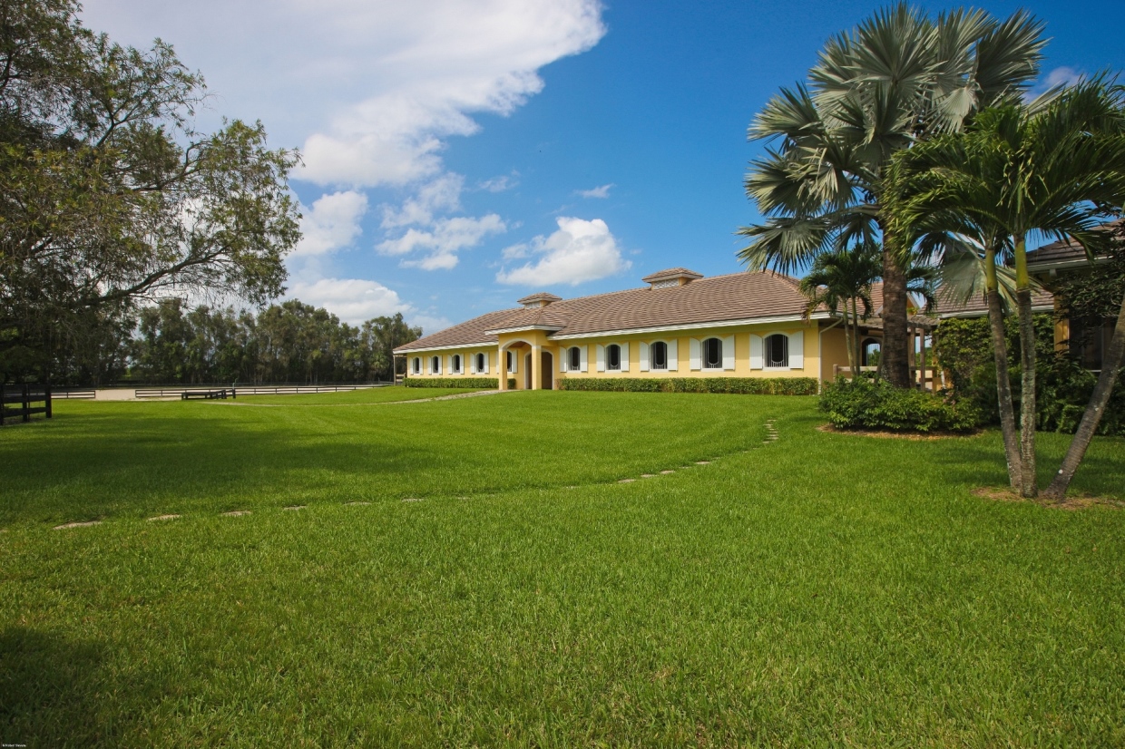 13715 Quarter Horse Trail