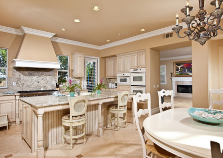 647 Lynwood Dr.