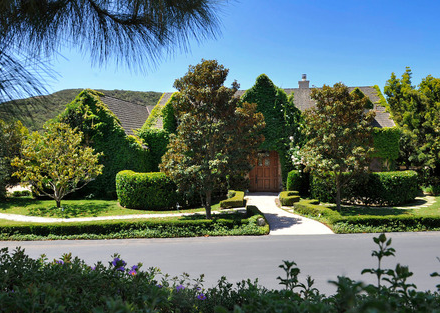 6171 Clubhouse Dr.