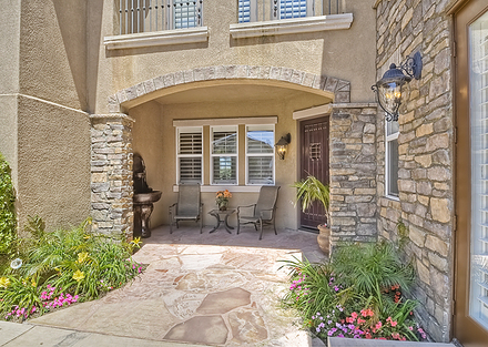 585 Lynwood Dr.