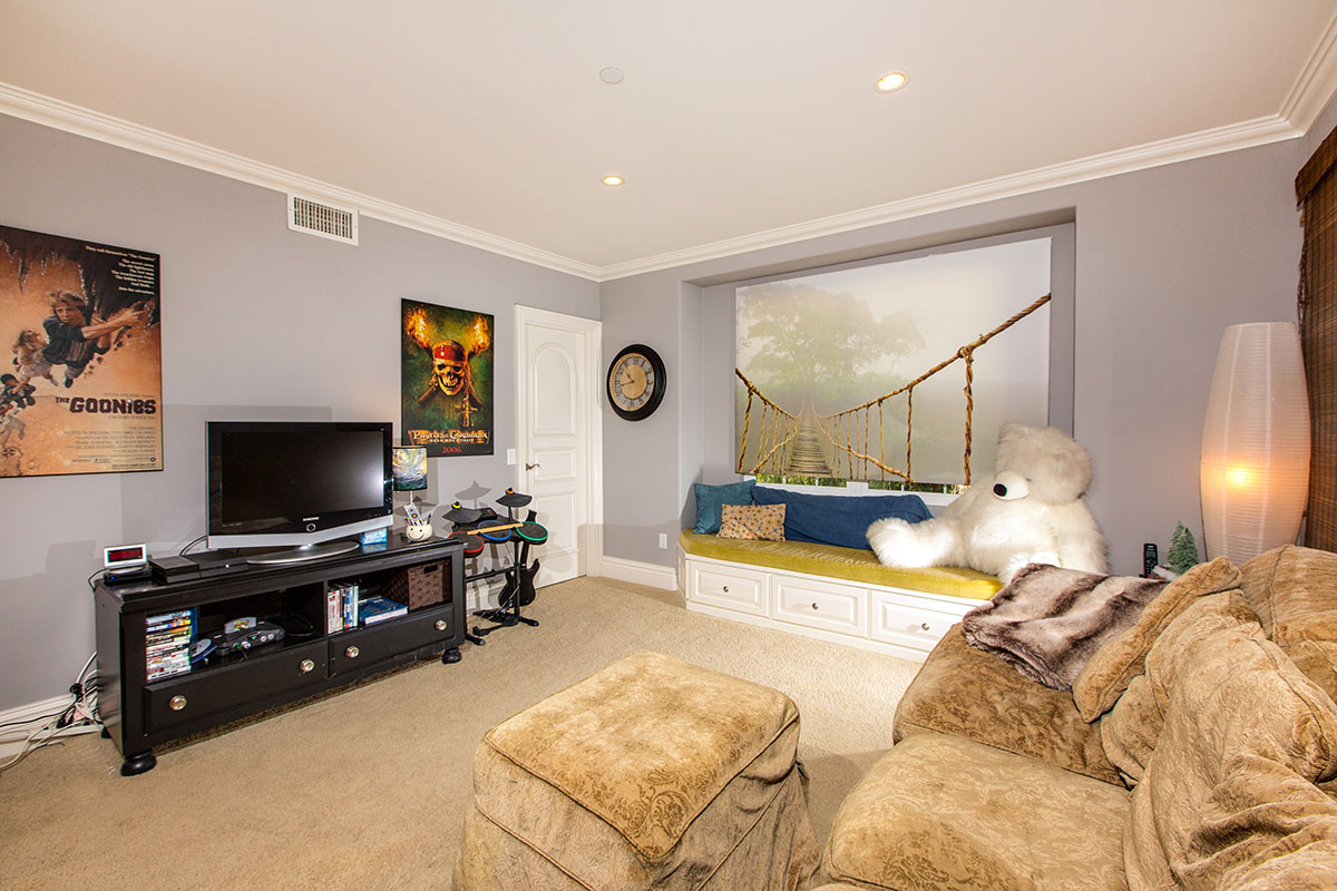 3276 Brookside Lane