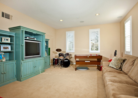 647 Lynwood Dr.